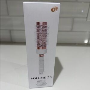 T3 Volume 2.5" Round Hair Brush